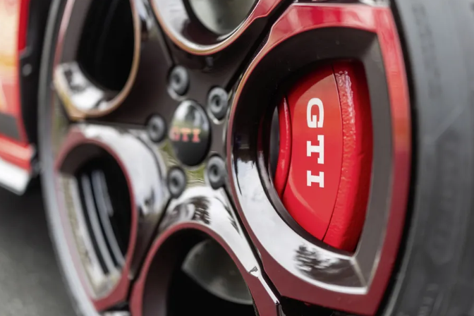 Golf%20GTI%20EDITION%2050