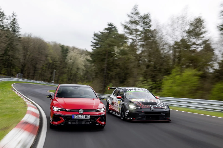 Golf%20GTI%20EDITION%2050