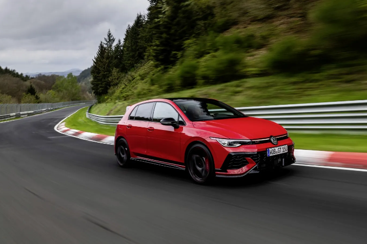 Golf%20GTI%20EDITION%2050