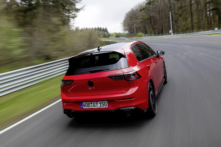 Golf%20GTI%20EDITION%2050